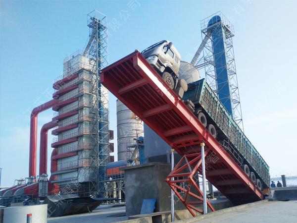 常規(guī)后翻卸車機A